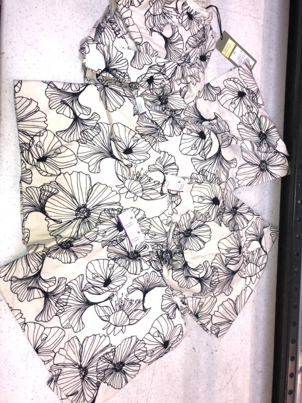 Photo 2 of 5 COUNT Men's Short Sleeve T-Shirt - Goodfellow & Co™ Off-White/Floral Print SIZE XL 