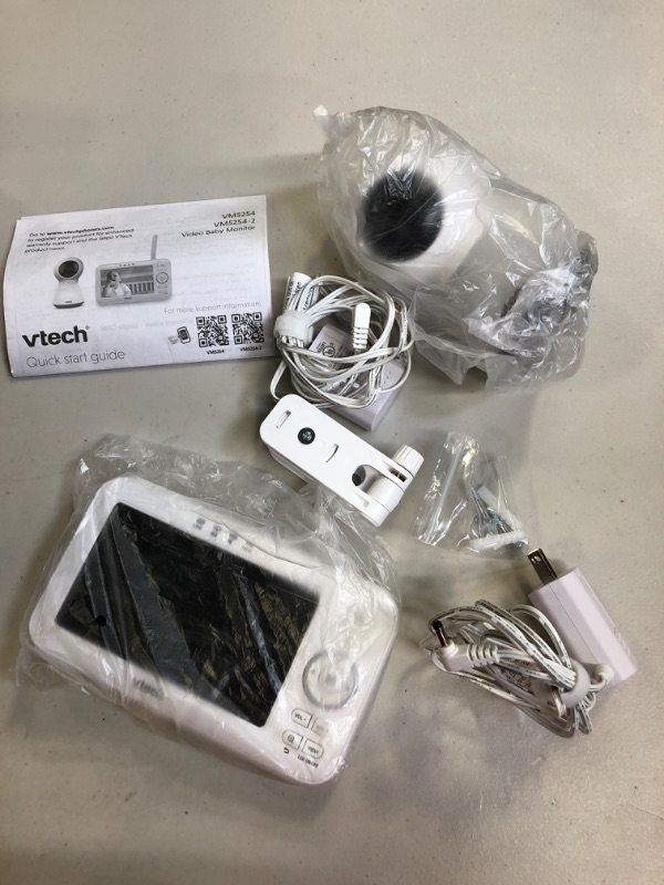 Photo 2 of VTech Digital 5" Video Monitor with Nightlight

