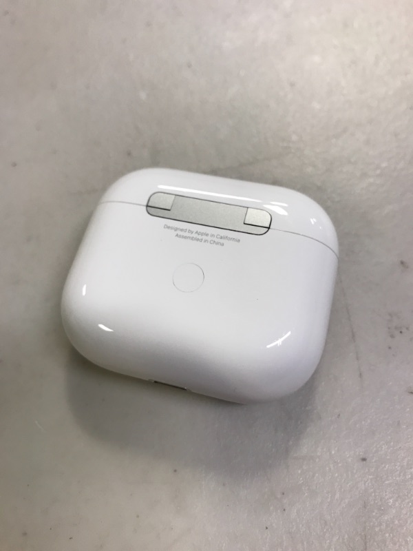 Photo 5 of Apple AirPods True Wireless Bluetooth Headphones (3rd Generation)

