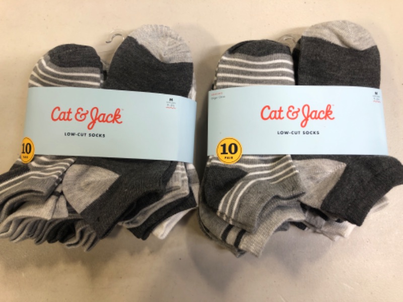 Photo 2 of Boys' 10pk Ightweight No Show Socks - Cat & Jack™ SIZE M. 2 COUNT 
