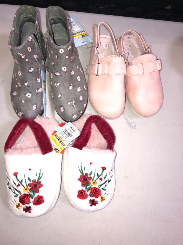 Photo 1 of LITTLE GIRL SHOE BUNDLE 
