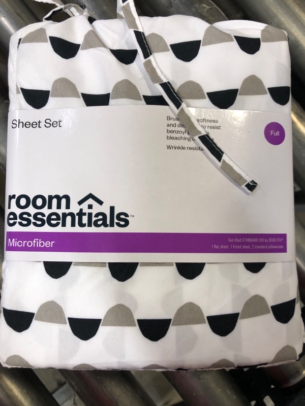 Photo 2 of ****SIZE FULL*** Full Printed Microfiber Sheet Set Geo - Room Essentials	