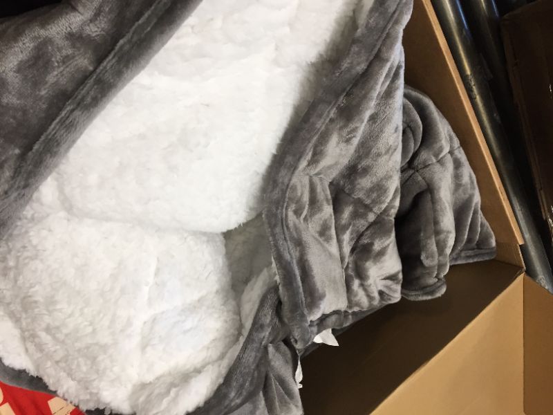 Photo 3 of 48 X 72 IN 15LB GREY, WEIGHTED BLANKET 