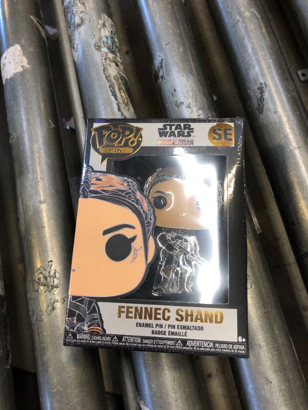 Photo 2 of Funko Pop! Pin: Star Wars Mandalorian FENNEC SHAND SE SG
