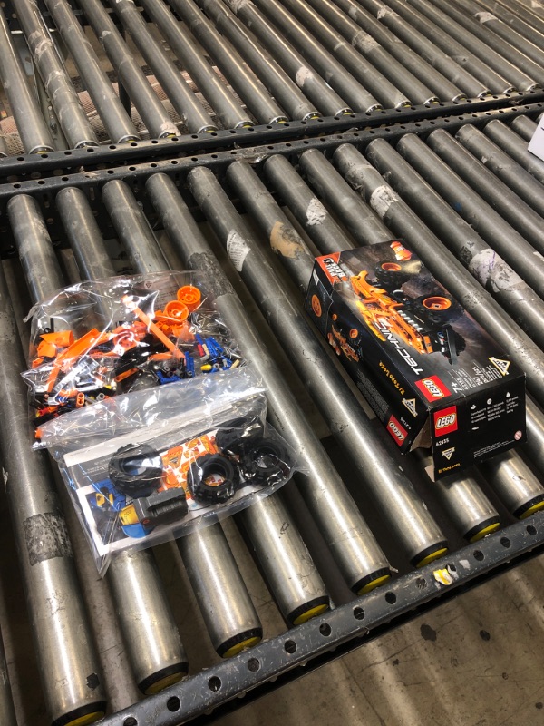 Photo 1 of LEGO Technic Monster JamEl Toro Loco 42135 Building Set