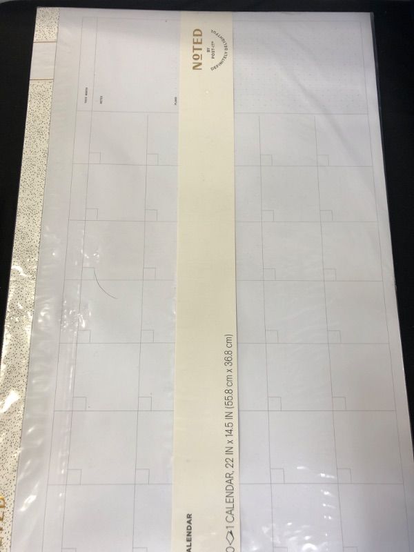 Photo 2 of Undated Post-it Desk Calendar Pad White  22 IN X14.5 IN