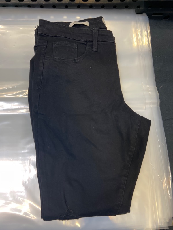 Photo 2 of Women's Mid-Rise Skinny Jeans - Universal Thread™ Black
SIZE 10
