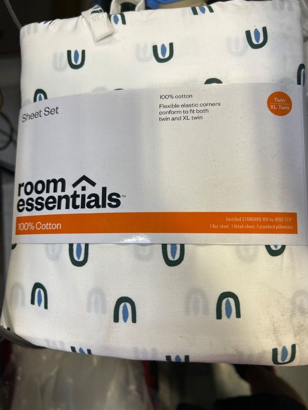 Photo 2 of 100% Cotton Sheet Set - Room Essentials™
TWIN - TWIN XL
