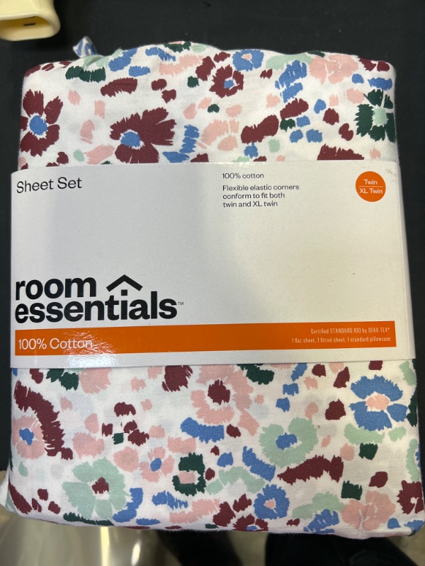 Photo 2 of 100% Cotton Sheet Set - Room Essentials™
Size
Twin/Twin XL


