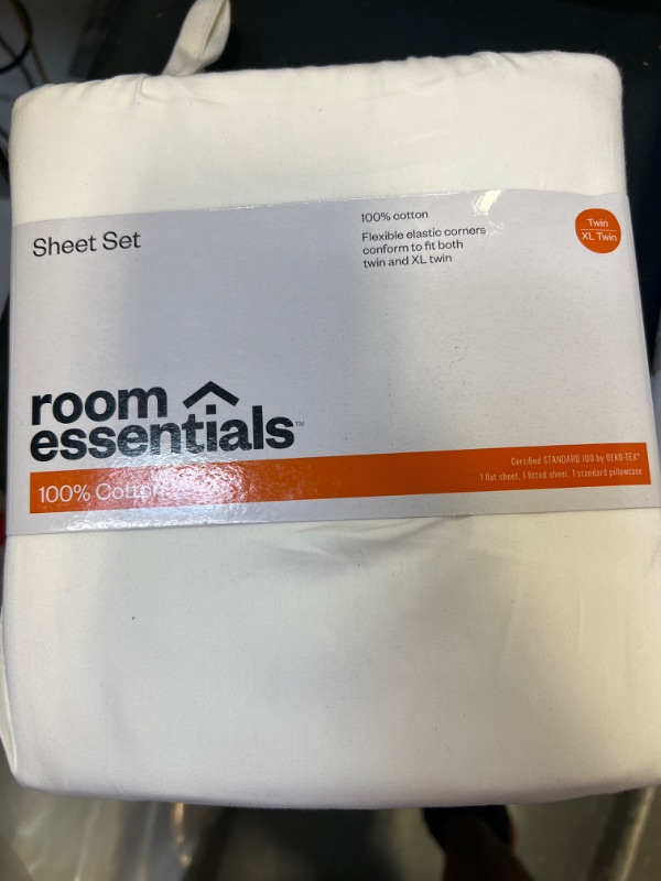 Photo 2 of 100% Cotton Sheet Set - Room Essentials™
Size
Twin/Twin XL
