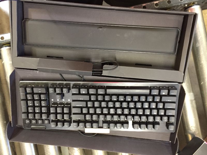 Photo 1 of EVGA Z15 RGB Gaming Keyboard, RGB Backlit LED, Hotswappable Mechanical Kaihl Speed Bronze Switches (Clicky), 822-W1-15US-KR
