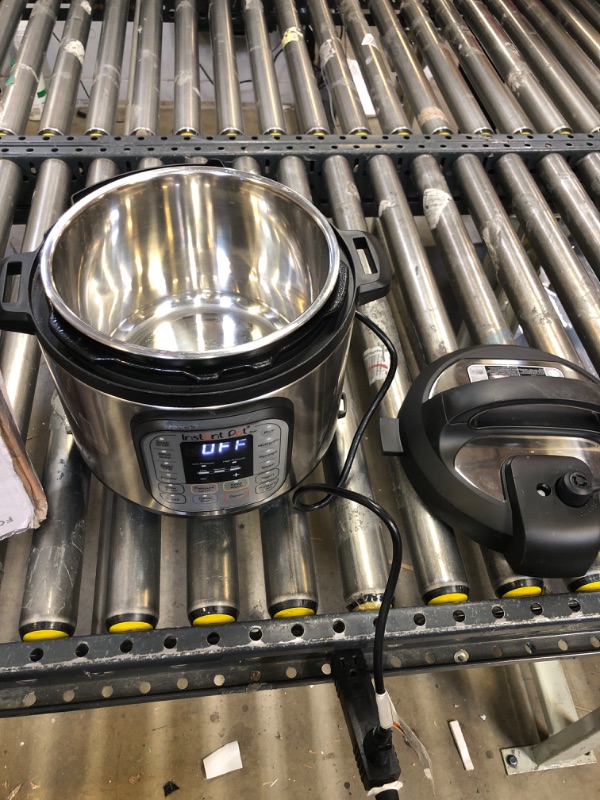 Photo 1 of 6 qt. Stainless Steel Electric Pressure Cooker