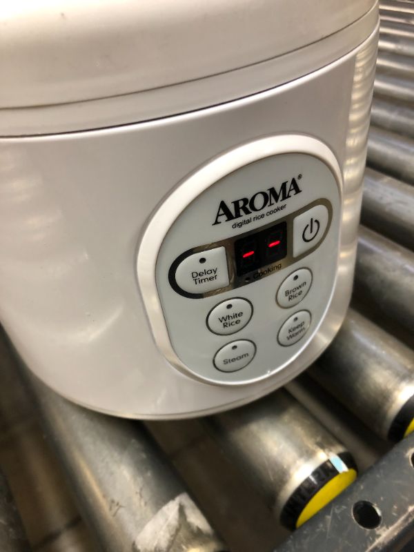 Photo 2 of Aroma ARC-914D 4-Cup Cool-Touch Rice Cooker, White