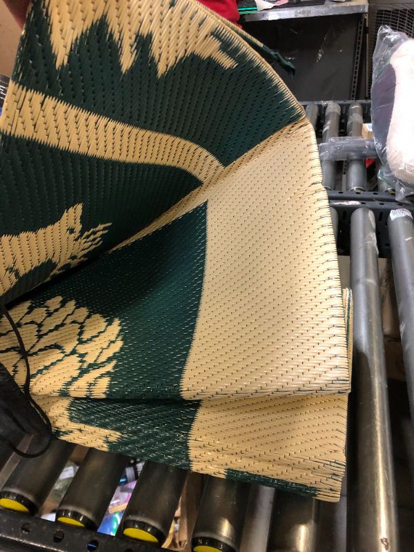 Photo 2 of 6 ft. x 9 ft. Reversible Mat - Hunter Mat Hunter Green/Beige