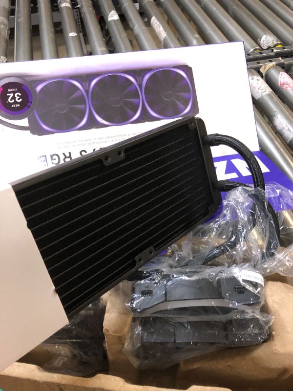 Photo 5 of NZXT Kraken Z73 RGB 360mm - RL-KRZ73-R1 - AIO RGB CPU Liquid Cooler - Customizable LCD Display - Improved Pump - Powered by CAM V4 - RGB Connector - Aer RGB 2 120mm Radiator Fans (3 Included)
