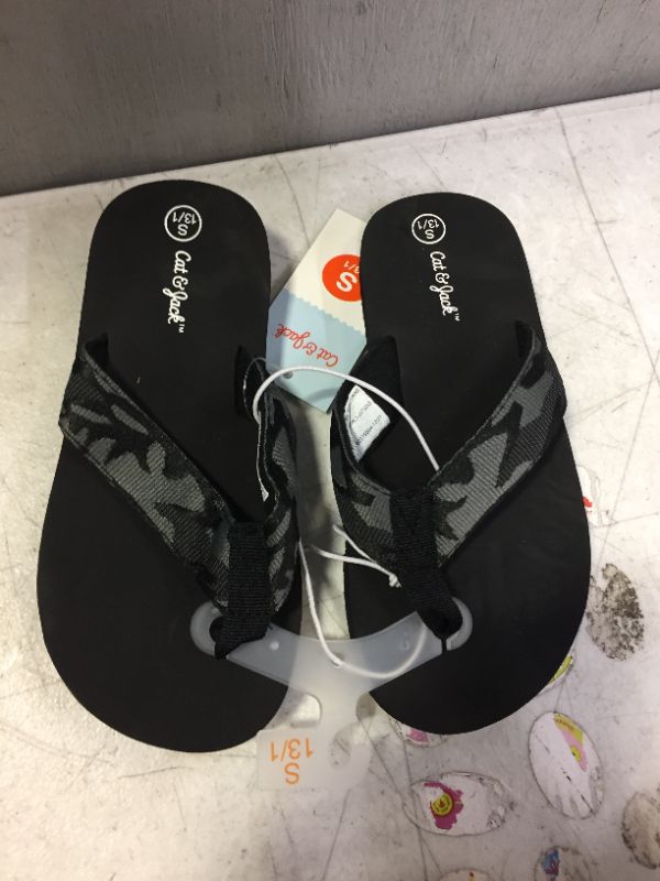 Photo 1 of Boys' Cal Slip-on Thong Sandals - Cat & Jack Black S 13/1
