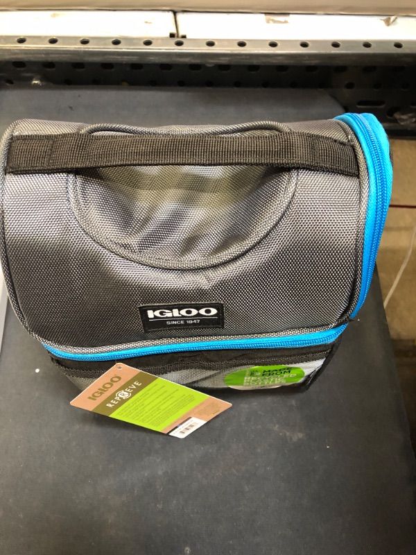 Photo 2 of 
Igloo MaxCold Playmate Gripper Classic Molded Lunch Bag
