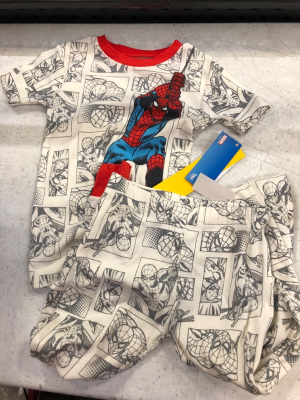 Photo 2 of Boys' Marvel Spider-Man 2pc Snug Fit Pajama Set - White size 6

