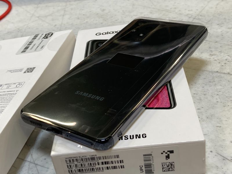 Photo 4 of Samsung Galaxy A53 5G Unlocked (128GB) Smartphone - Black

