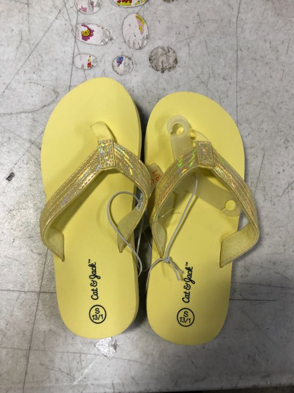 Photo 2 of Girls' Ava Slip-on Thong Sandals - Cat & Jack Yellow S
