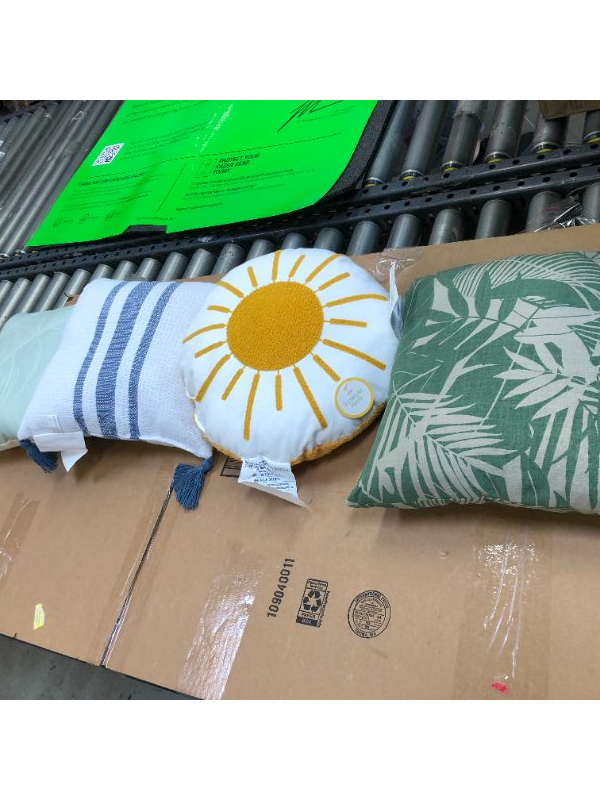 Photo 1 of 4 throw pillows 