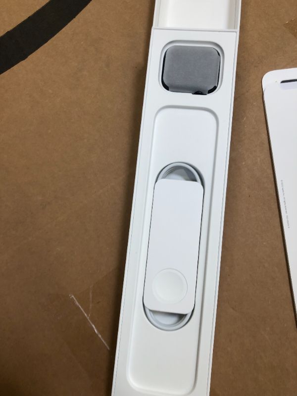 Photo 2 of Apple Watch SE GPS Aluminum Case with Sport Band (2022, 2nd Generation)----factory sealed 

