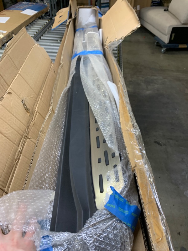 Photo 3 of YITAMOTOR 4 inch Running Boards Compatible with 2014-2019 Toyota Highlander, Side Step Nerf Bar, Box Packaging Damaged, Moderate Use, Scratches and Scuffs on item

