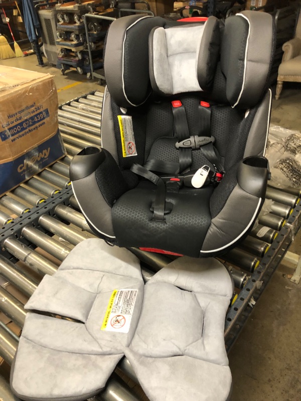 Photo 2 of Evenflo Symphony DLX 3-in-1 Convertible Car Seat - Paramount+