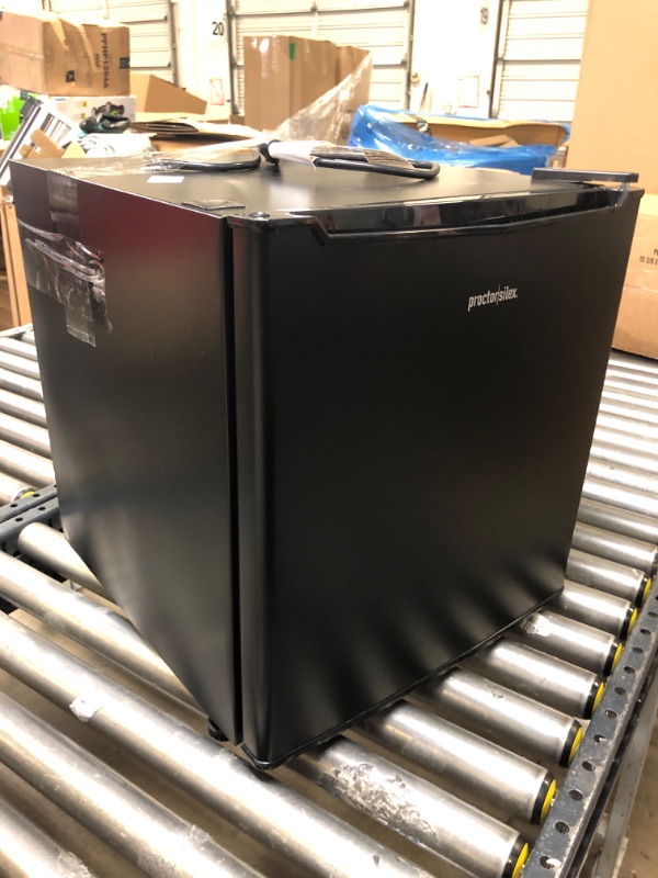 Photo 2 of Proctor Silex 1.7 cu ft Mini Refrigerator - Black

