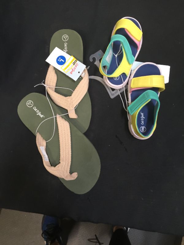 Photo 1 of 2 pack kids sandals 9, 4/5