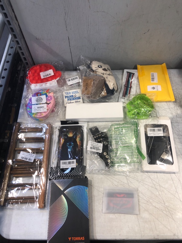 Photo 1 of 16 PCS MISC. BAG LOT