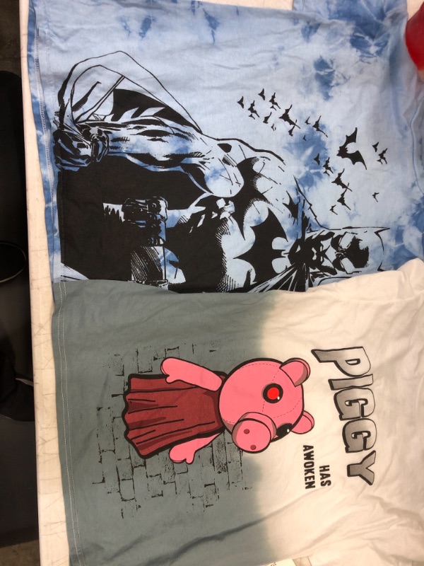 Photo 3 of Boys' Batman Short Sleeve Graphic T-shirt - Blue S - Boys' Piggy Gamer Short Sleeve Graphic T-shirt - Target SZ S (2)