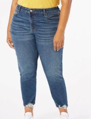 Photo 1 of DENIZEN from Levi's Women's Plus Size Mid- Rise Cropped Boyfriend Jeans SIZE 4