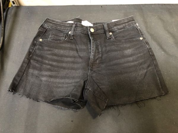 Photo 2 of 
WOMEN,S HIGH-RISE MIDI JEAN SHORTS SIZE 10/30R