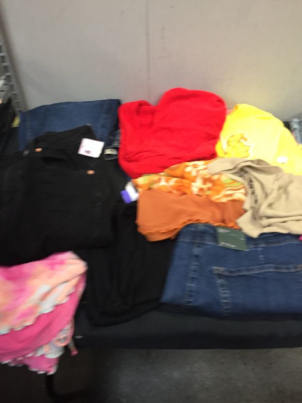 Photo 2 of BAG LOT OF WOMENS CLOTHES 13 ITEMS - DIFFERENT STYLES AND SIZES --SOLD AS IS ---