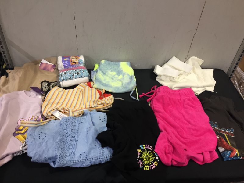 Photo 1 of BAG LOT OF WOMEN CLOTHES 10 ITEMS - DIFFERENT STYLES AND SIZES --SOLD AS IS --