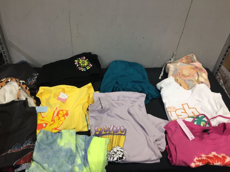 Photo 1 of BAG LOT OF WOMEN CLOTHES 11 ITEMS - DIFFERENT STYLES AND SIZES --SOLD AS IS --