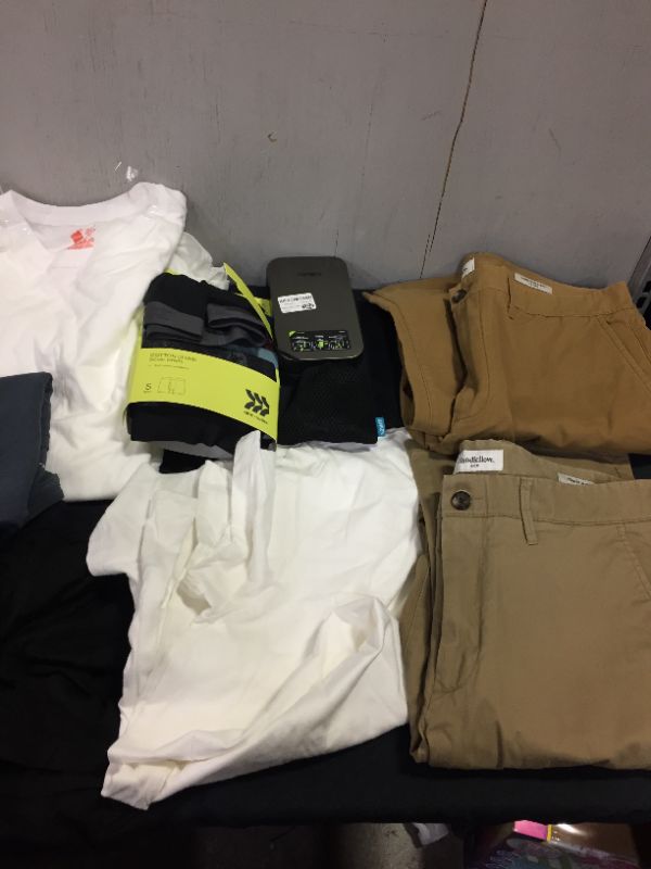 Photo 3 of BAG LOT OF MEN CLOTHES - DIFFERENT STYLES AND SIZES --SOLD AS IS ---