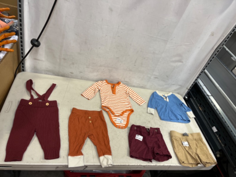 Photo 1 of 6PC - BABY CLOTHING BUNDLE - SIZES VARY FROM LEFT TO RIGHT : (TOPS : 0-3M & 306M) - (BOTTOMS: 0-3M ~ 3-6M ~ 6-9M)