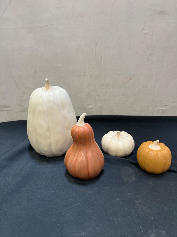 Photo 1 of 4 PCS CERAMIC PUMPKINS - DIRTY, HAS LOTS OF MARKS