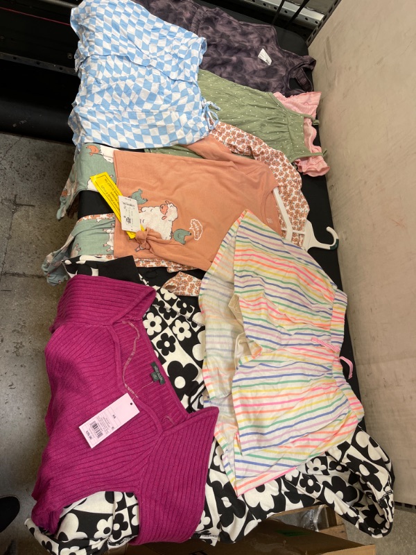 Photo 1 of BAG LOT, MISC CHILDREN'S CLOTHING, VARIOUS SIZES 