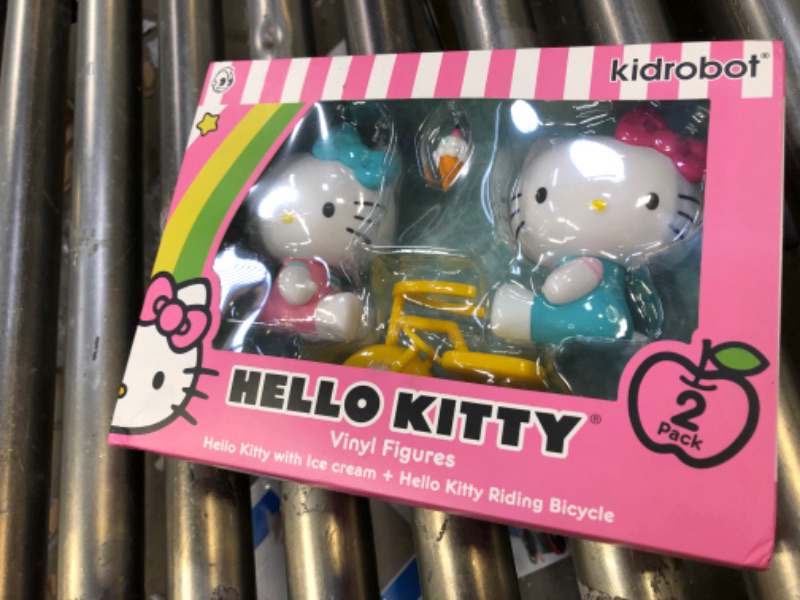 Photo 2 of  NECA Hello Kitty Kidrobot 2-pk Vinyl Figures Rare 
