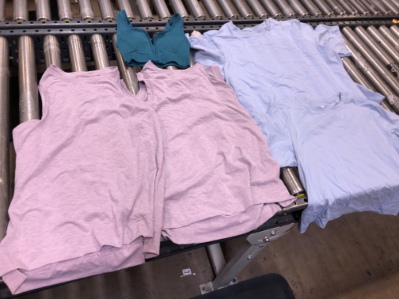 Photo 1 of bundle of women's clothing 5pcs sold as is various sizes 