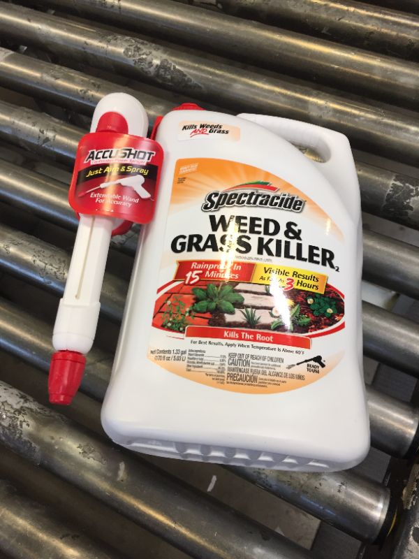 Photo 2 of 1.33gal Weed & Grass Killer AccuShot Sprayer - Spectracide

