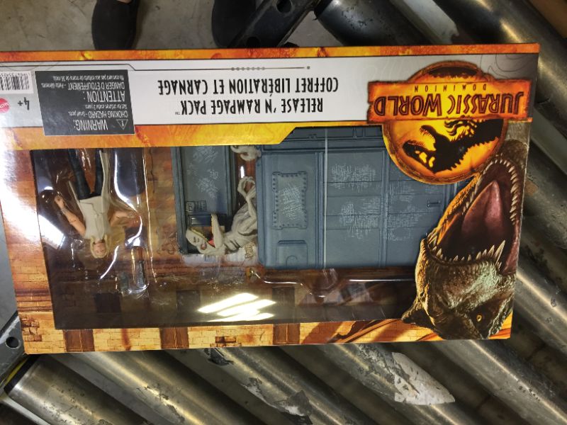 Photo 2 of Jurassic World: Dominion Release N Rampage Soyona  Atrociraptor Pack