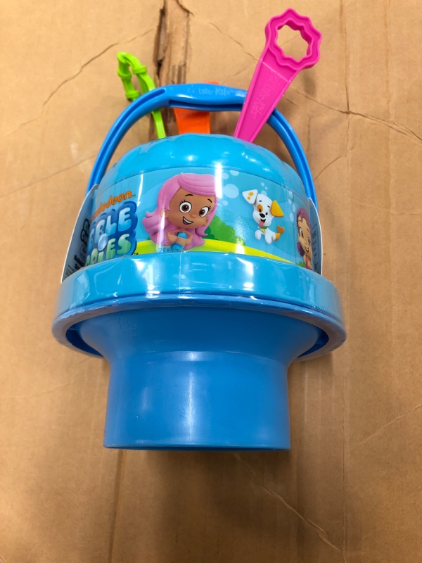 Photo 2 of Little Kids No-Spill Bubble Bucket, Bubble Guppies
