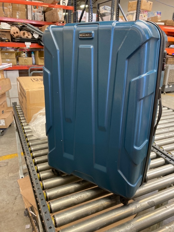 Photo 2 of Centric 28-Inch Hard-Side Spinner Suitcase