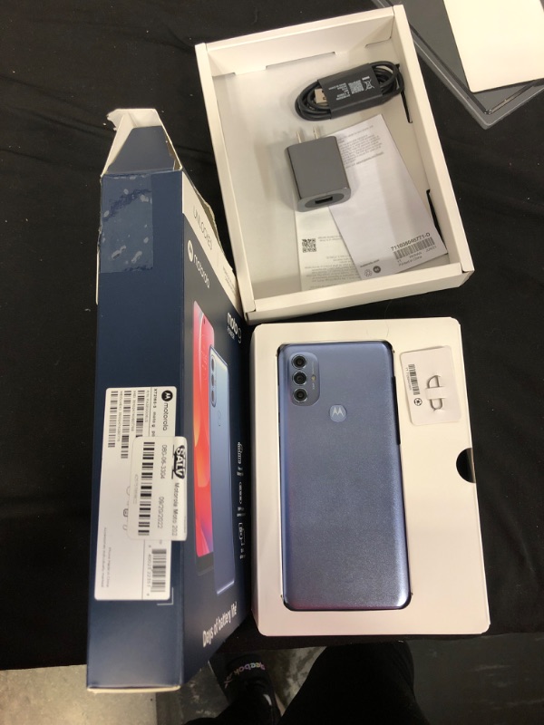Photo 1 of Motorola Moto 2022 G Power Unlocked (128GB) - Silver