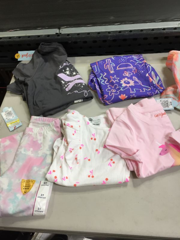 Photo 3 of BAG LOT OF GIRL CLOTHING DIFFERENT STYLES AND SIZES --SOLD AS IS ---