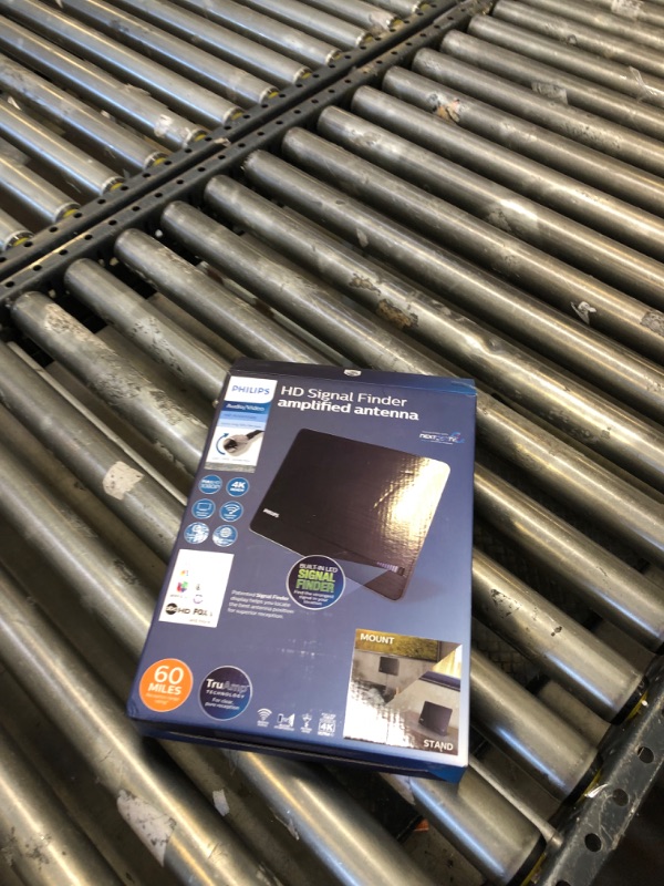 Photo 1 of Philips Elite Indoor Amplified Signal Finder TV Antenna with 10 ft. Coax Included - Black

